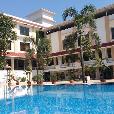 Resort Silver Hills Лонавала Экстерьер фото