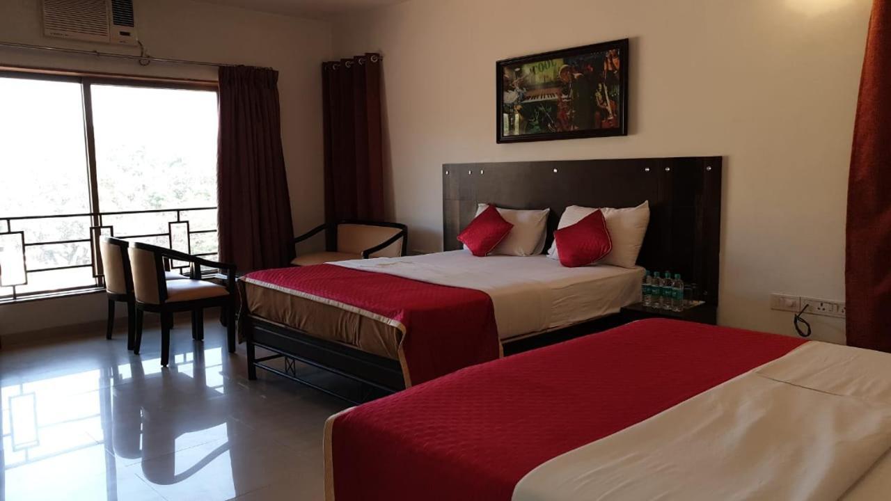 Resort Silver Hills Лонавала Экстерьер фото