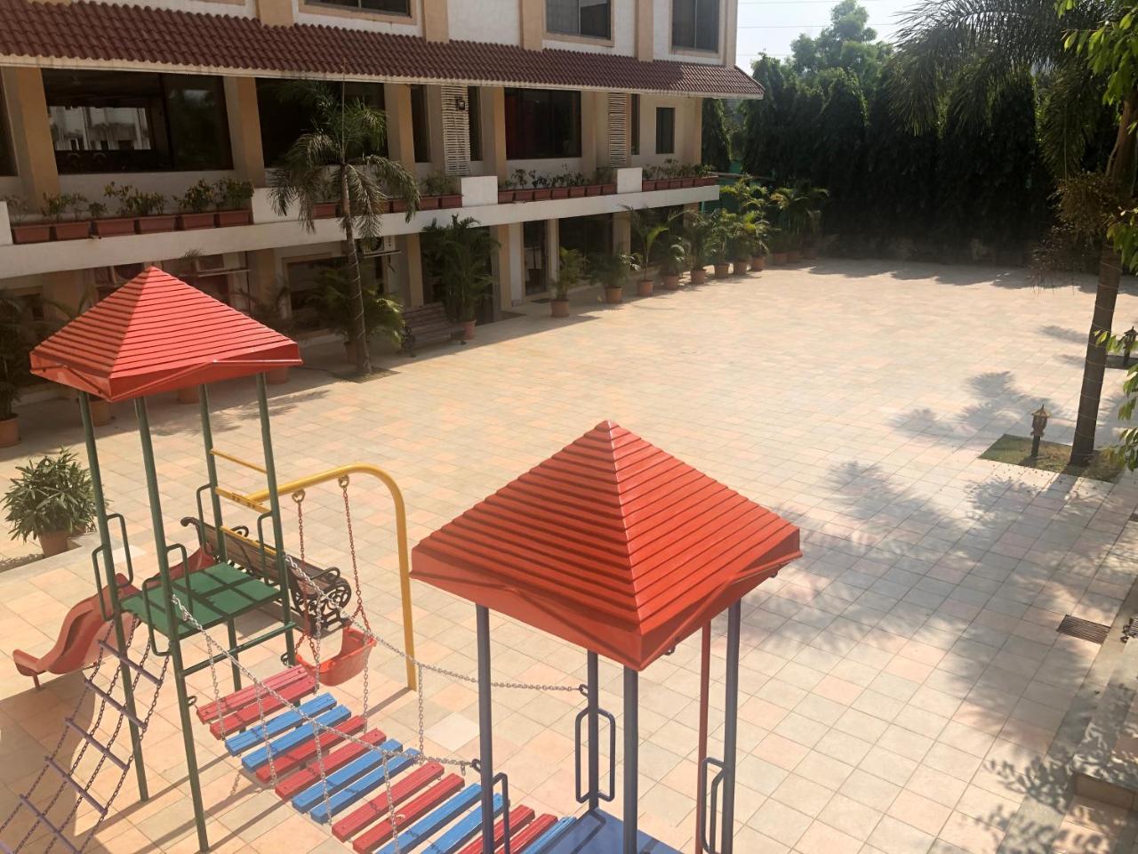 Resort Silver Hills Лонавала Экстерьер фото