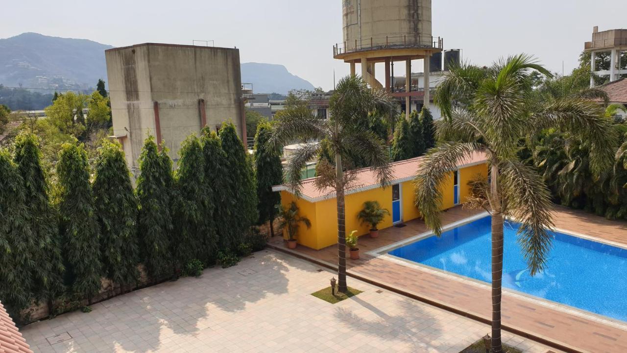 Resort Silver Hills Лонавала Экстерьер фото