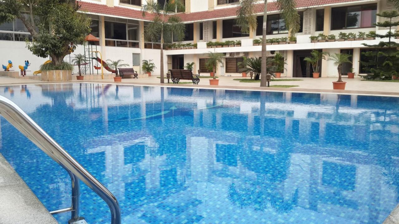 Resort Silver Hills Лонавала Экстерьер фото