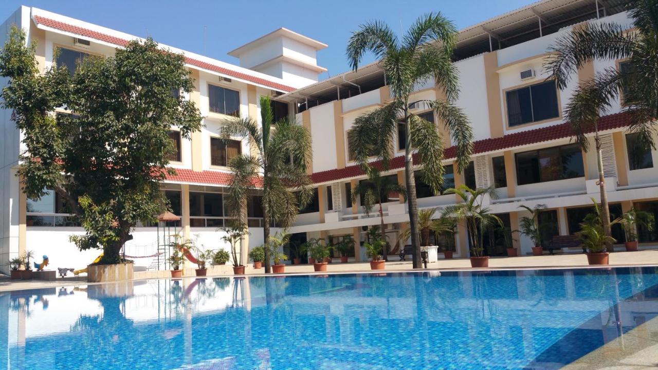 Resort Silver Hills Лонавала Экстерьер фото